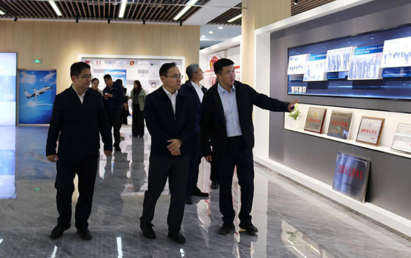 中國鋼研黨委副書記、總經理高宏斌一行 到航產集團調研